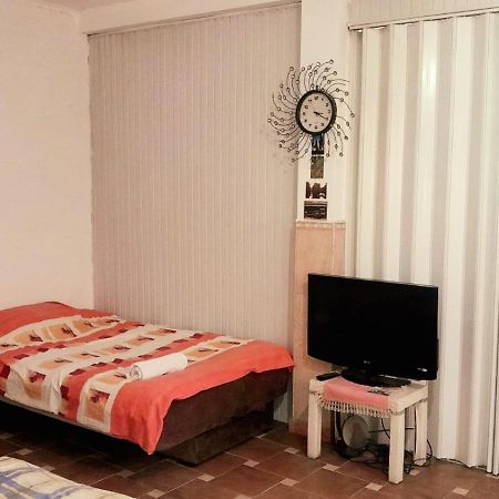 לינה וארוחת בוקר סקופיה Adem'S Cozy Terrace Retreat מראה חיצוני תמונה